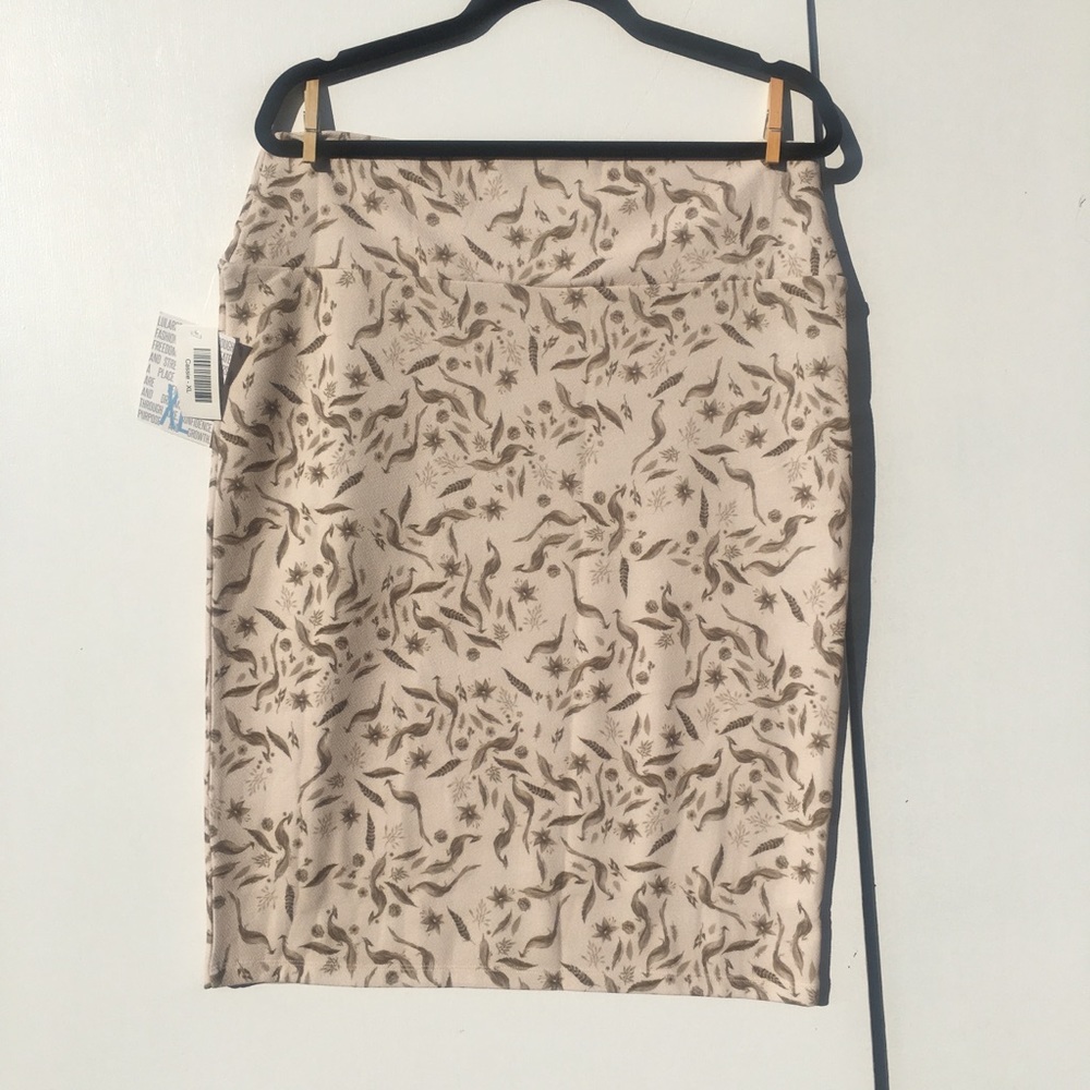 NEW! Lularoe Cassie XL pencil skirt Vanilla leaf